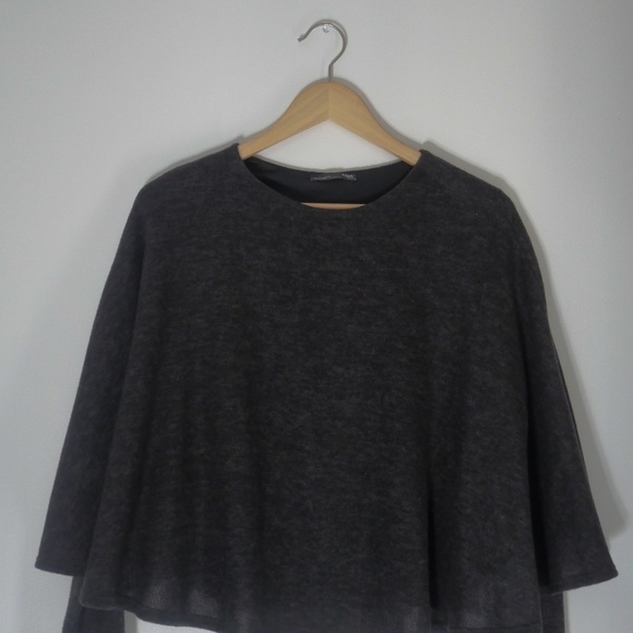 Zara - Double Layer Poncho Type w Long Sleeves under Built-In - Picture 1 of 2